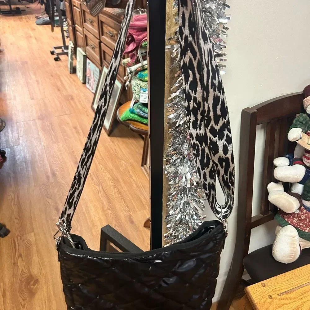 NOBL Black Puffer Purse Black n White Strap - Picture 2 of 3